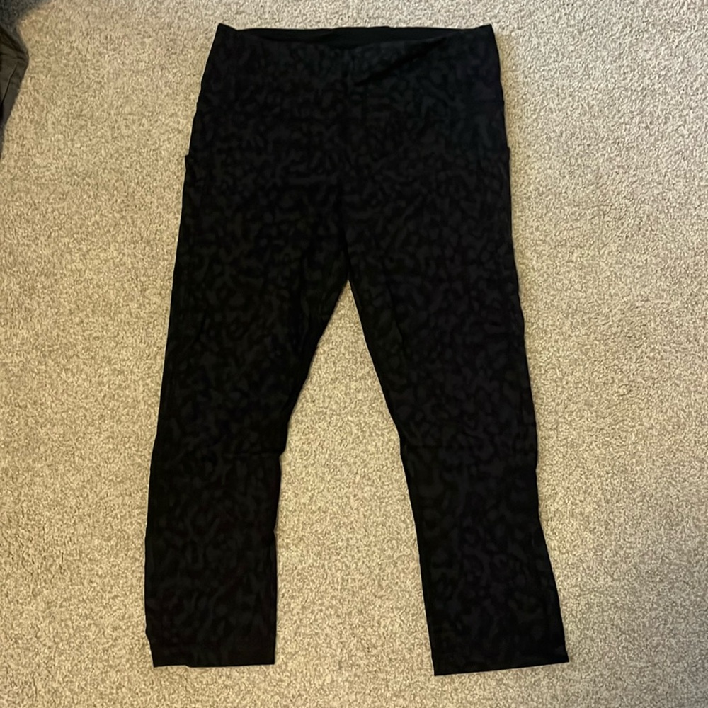 Lululemon Wunder Train Crop - Size 8 - Black Cheetah Print